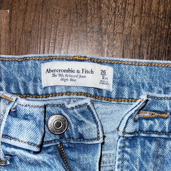 Abercrombie Cropped Light Blue Straight Leg Jeans - Picture 9 of 9